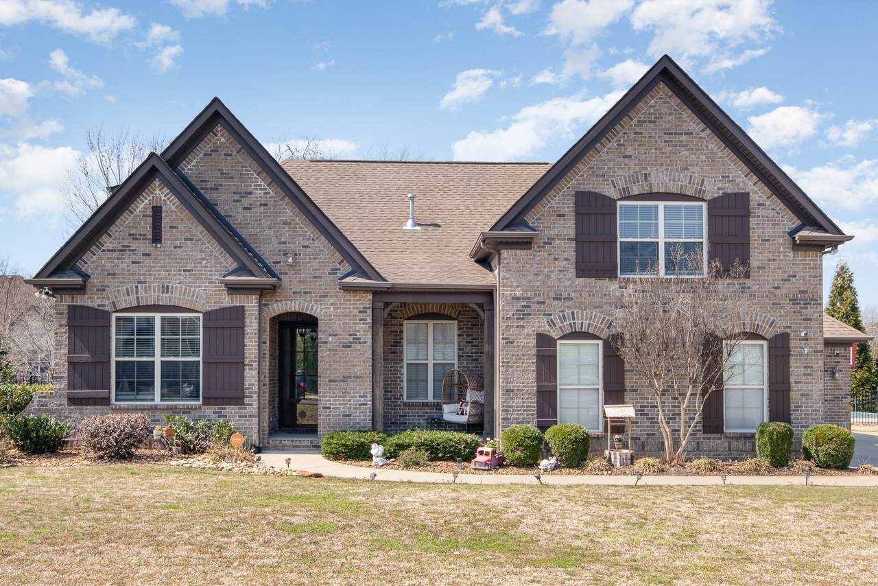 2827 Craythorne Dr - Photo 1