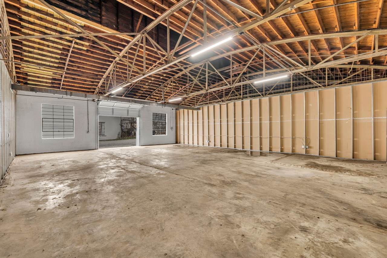 319 E Main St - Photo 1