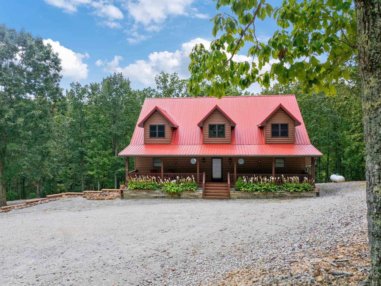 576 Ridgeway Dr - Photo 1