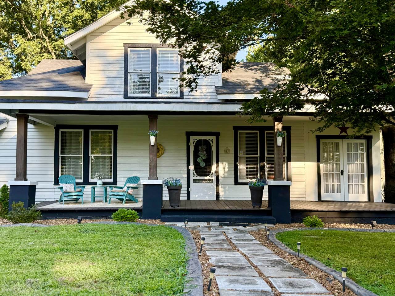 316 S Military Ave - Photo 1