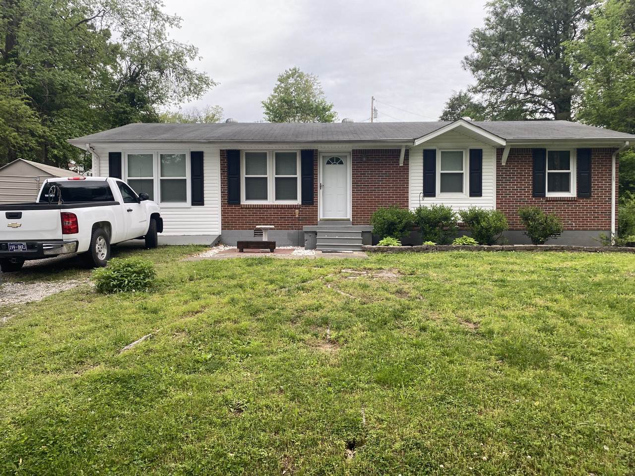 241 Castle Ln - Photo 1