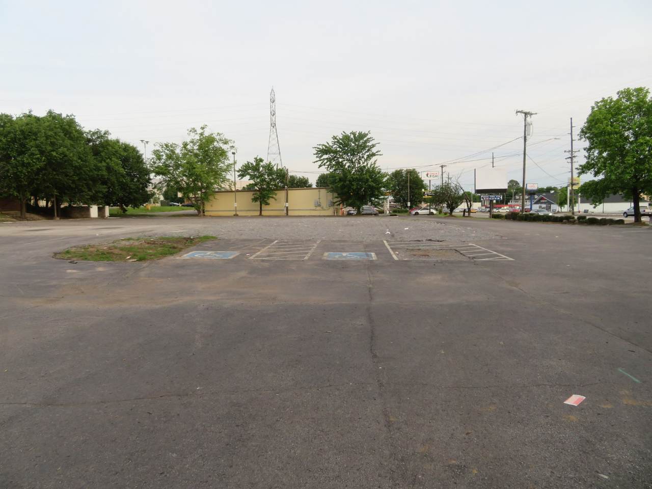 708 Rivergate Pkwy - Photo 1