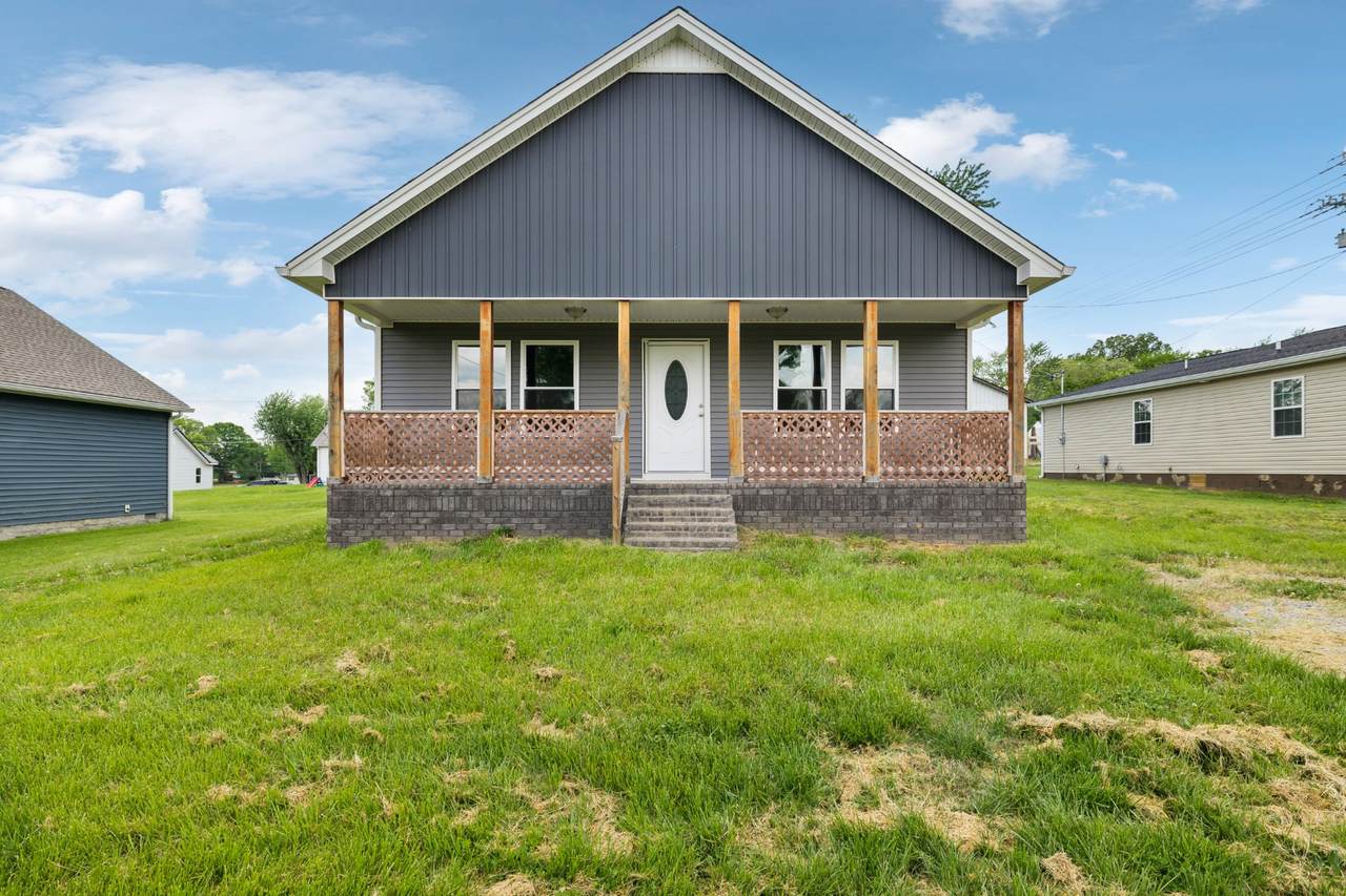 605 Poplar St - Photo 1