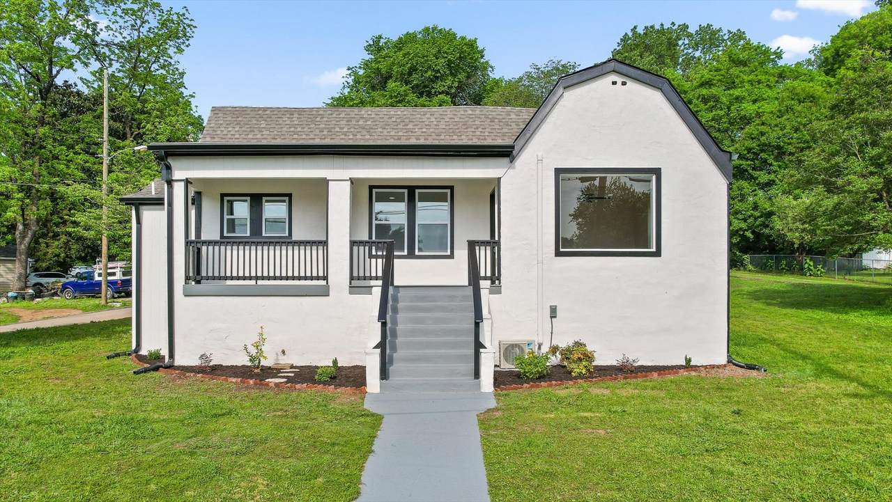 2917 Crescent Cir - Photo 1