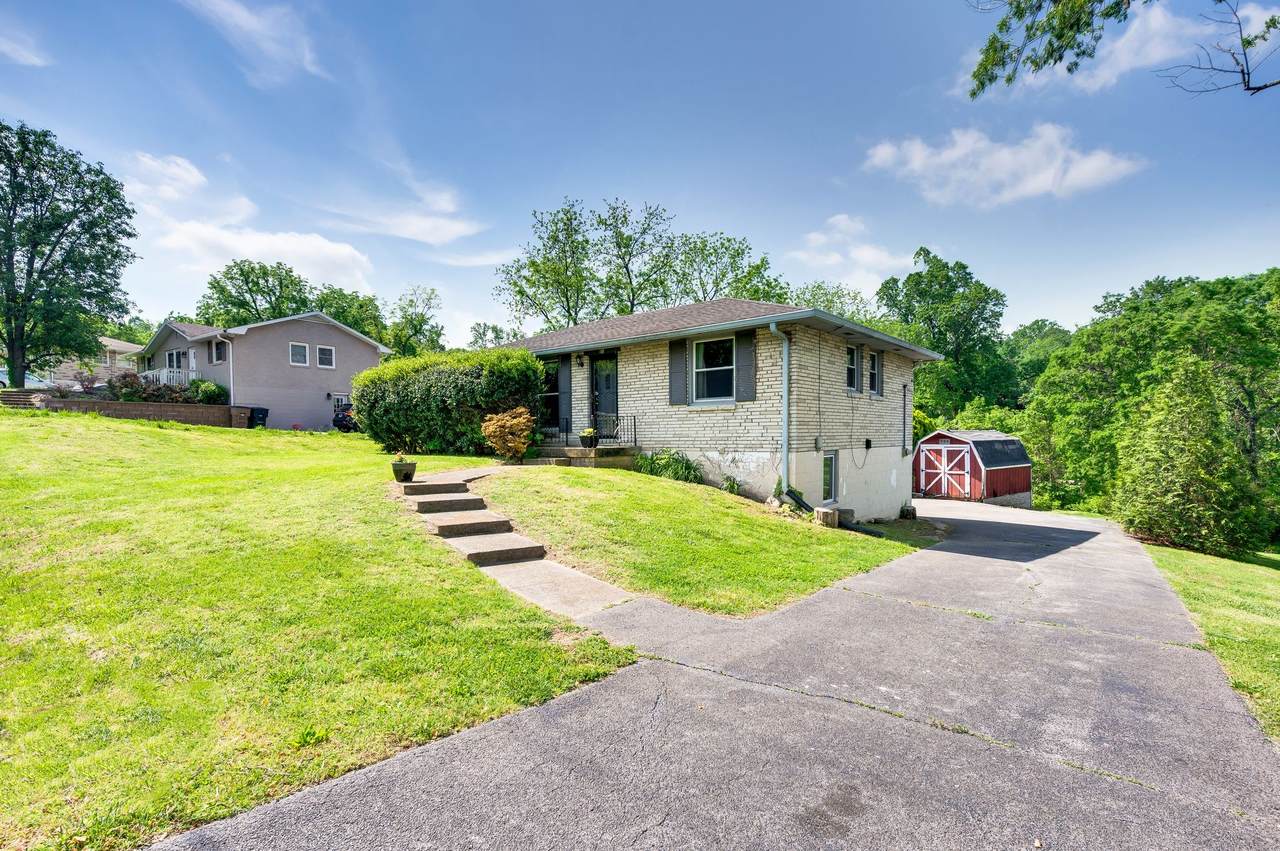 511 Northcrest Dr - Photo 1