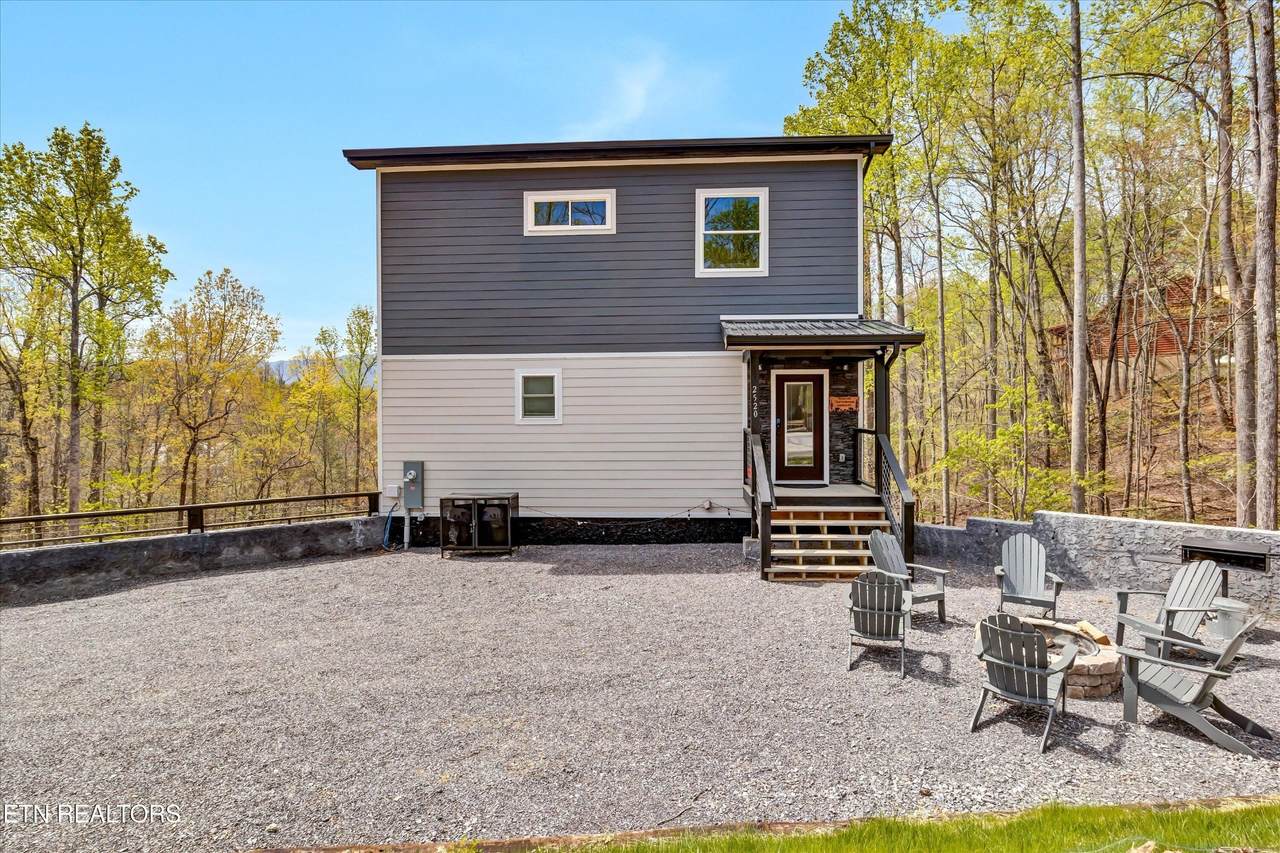 2520 Treehouse Lane - Photo 1
