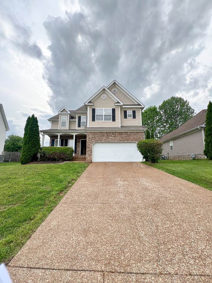 1030 Persimmon Dr - Photo 1