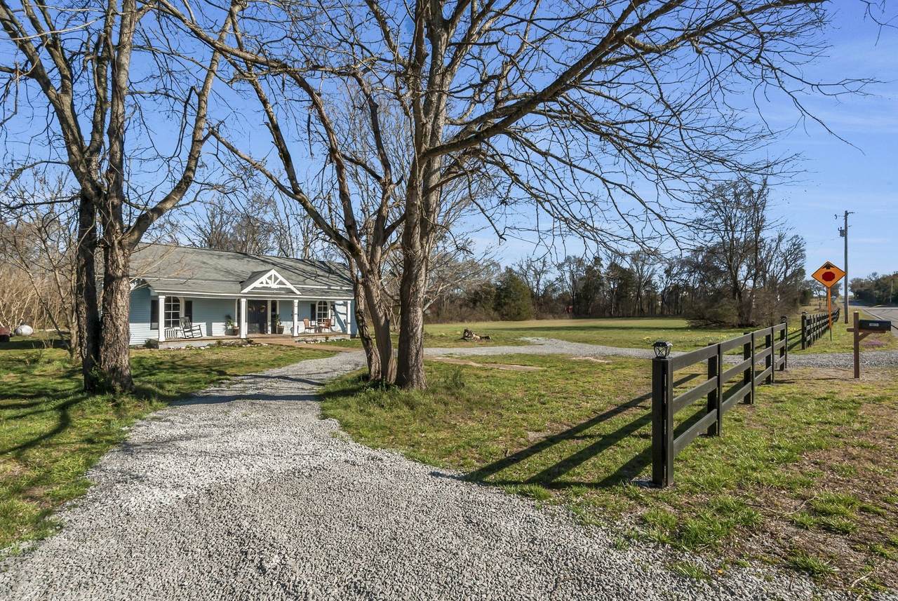 1614 Wade Rd - Photo 1