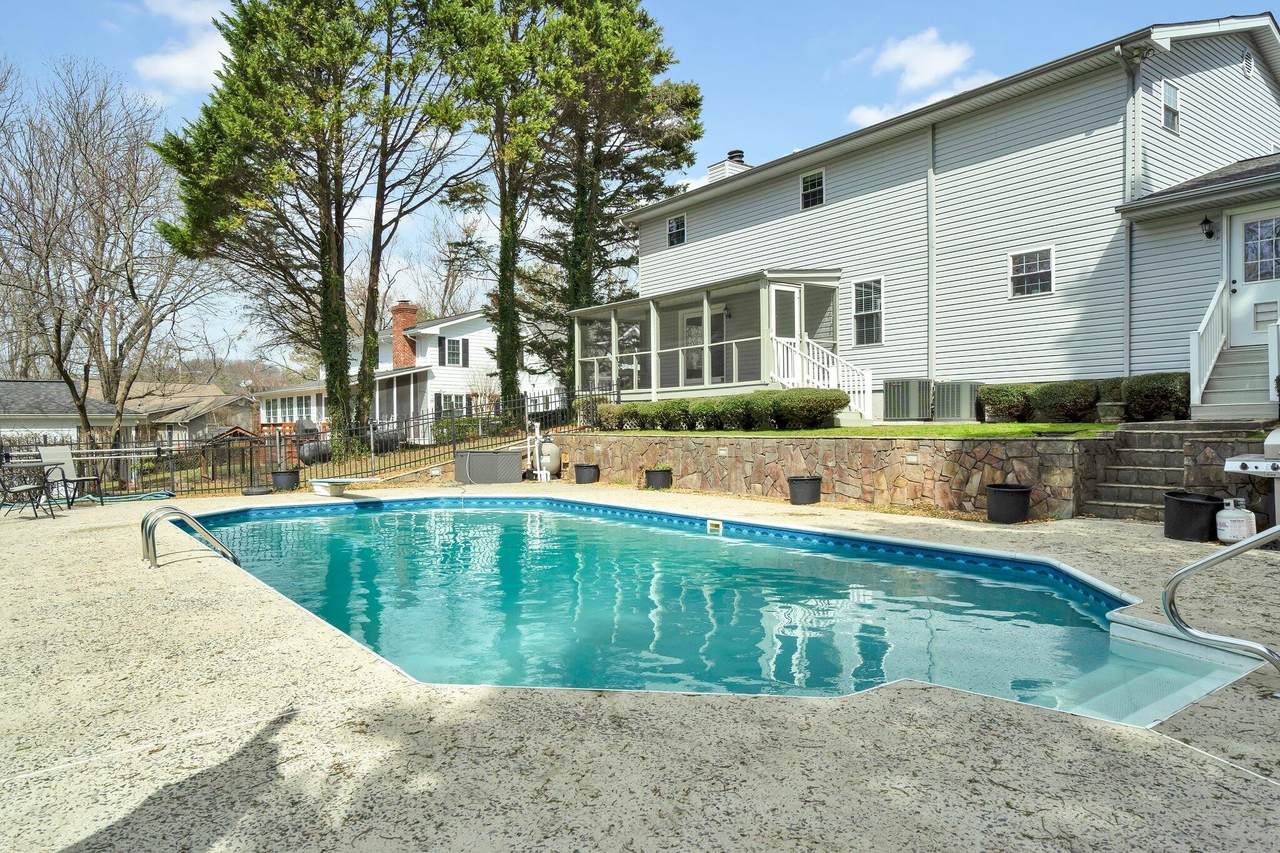 1922 W Brookhaven Circle - Photo 1