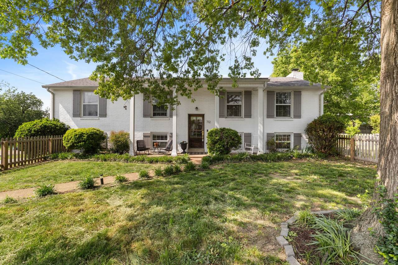 712 Desmond Dr - Photo 1