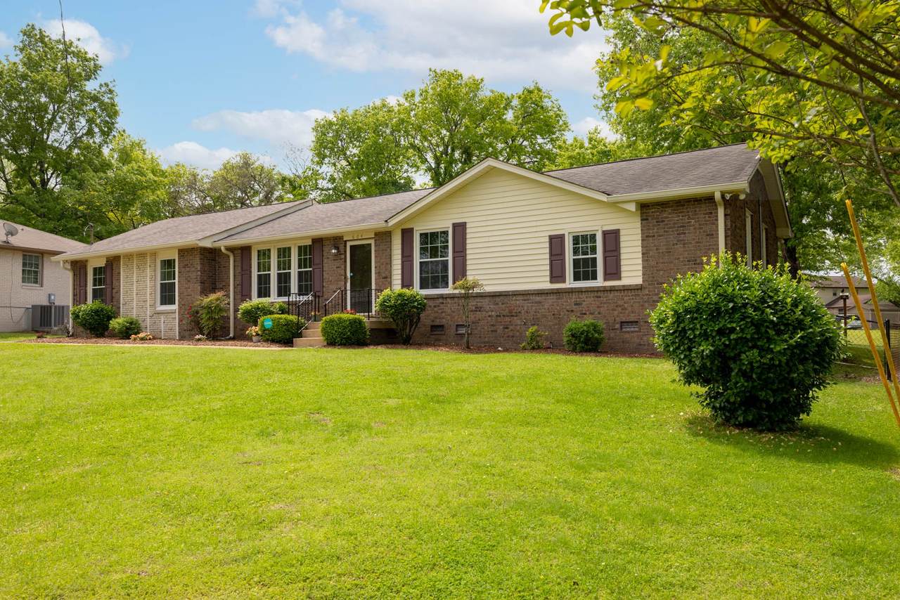 604 Topeka Dr - Photo 1