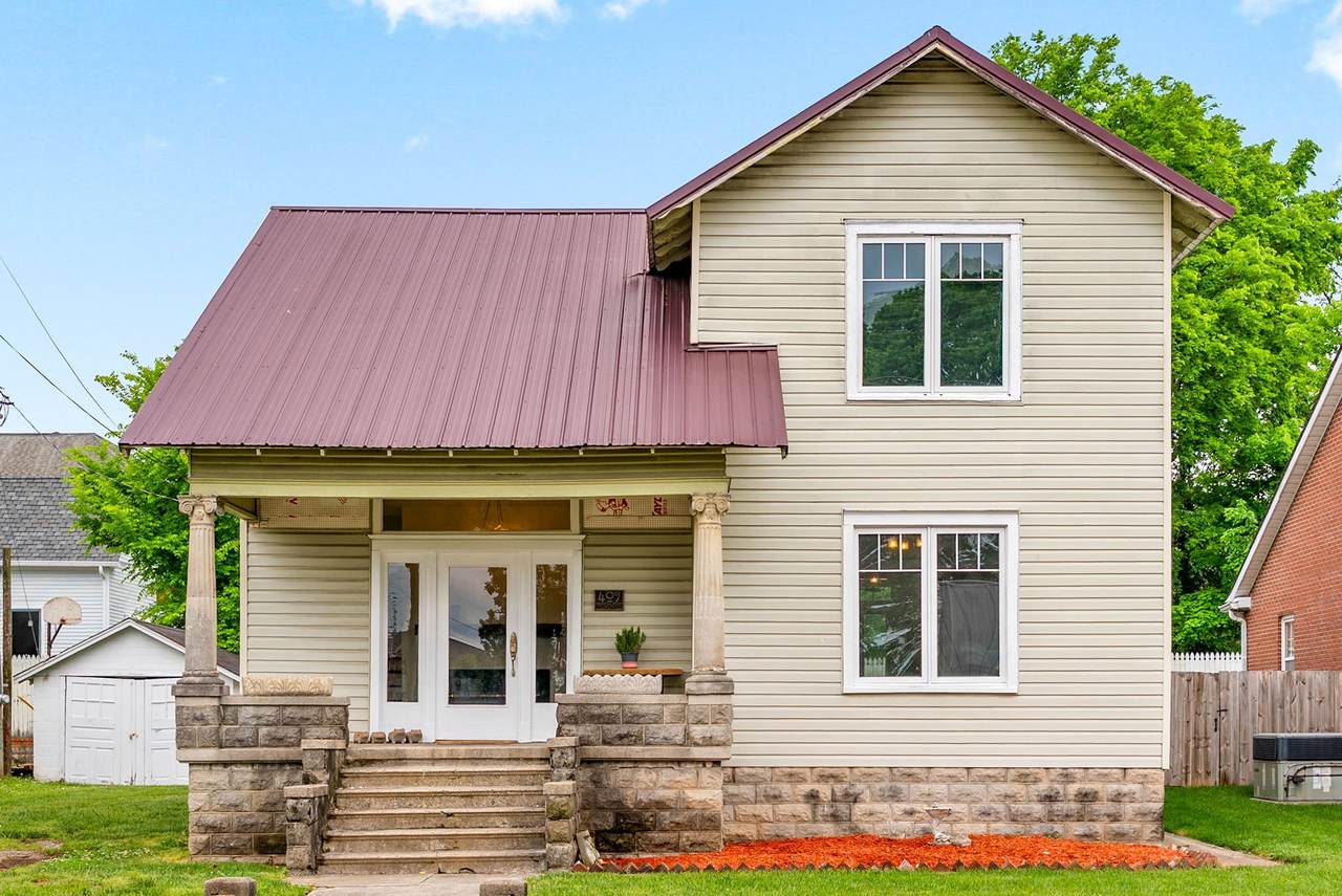 409 N Oak St - Photo 1