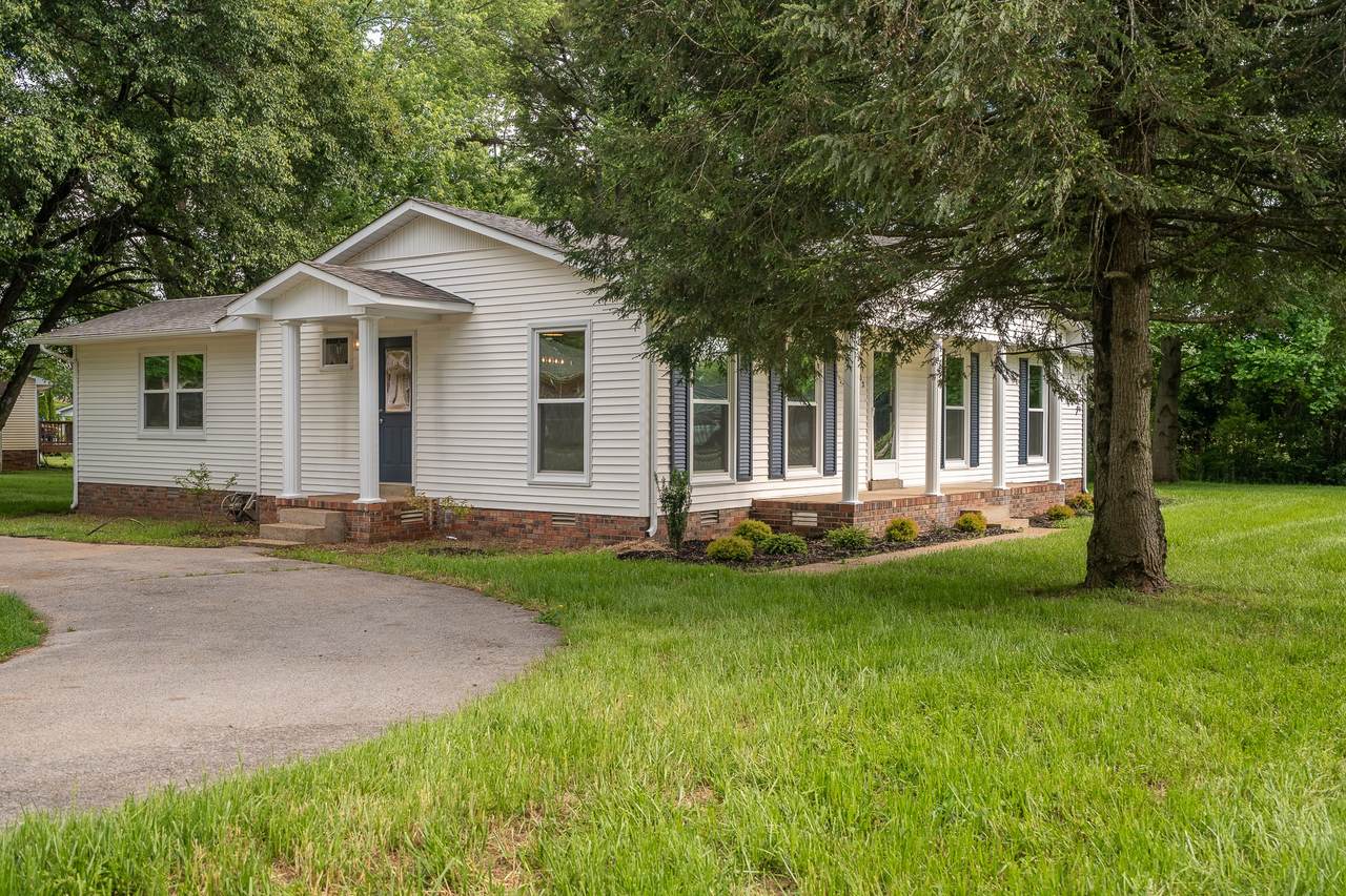 802 Daniel Dr - Photo 1