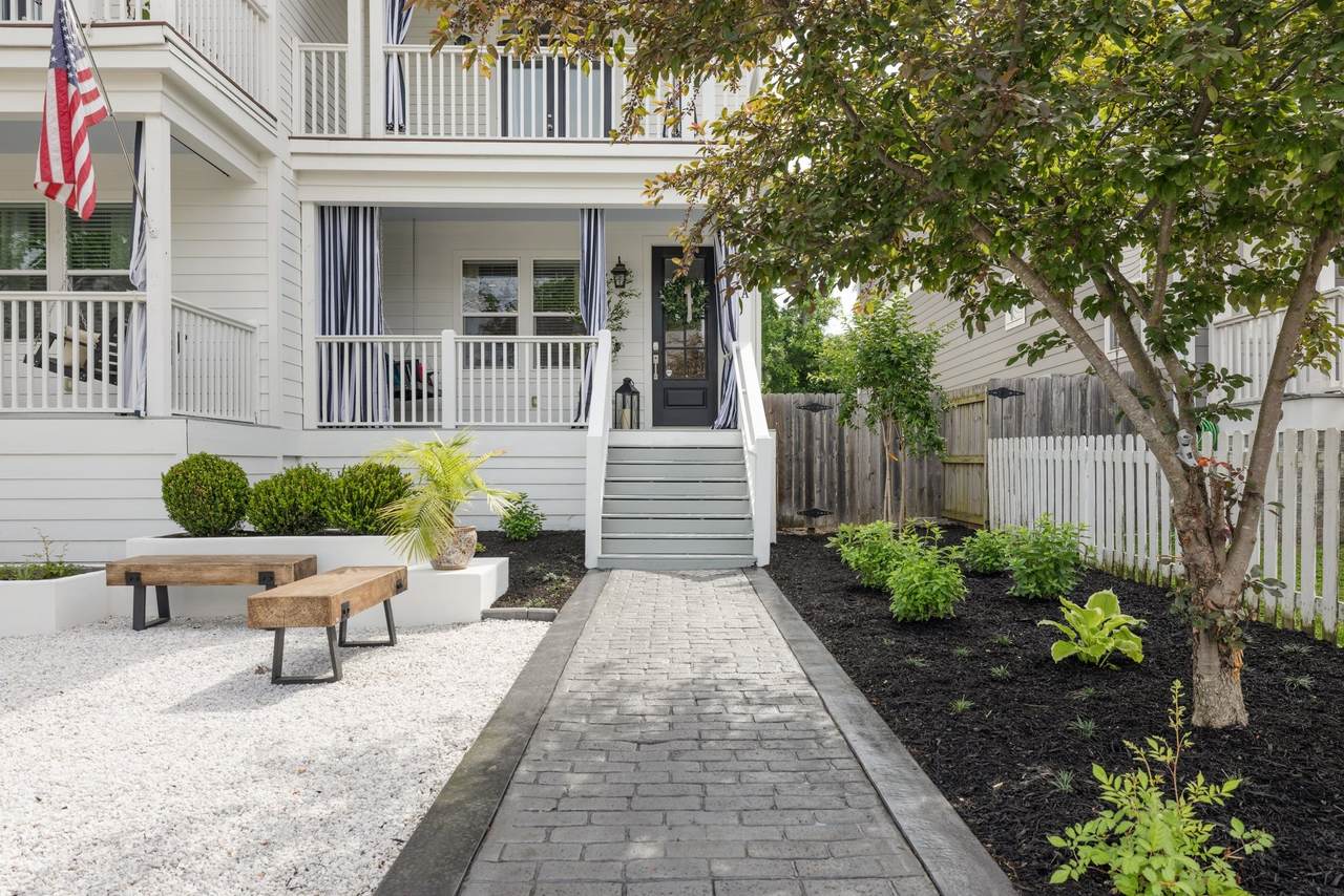 1924 14th Ave - Photo 1