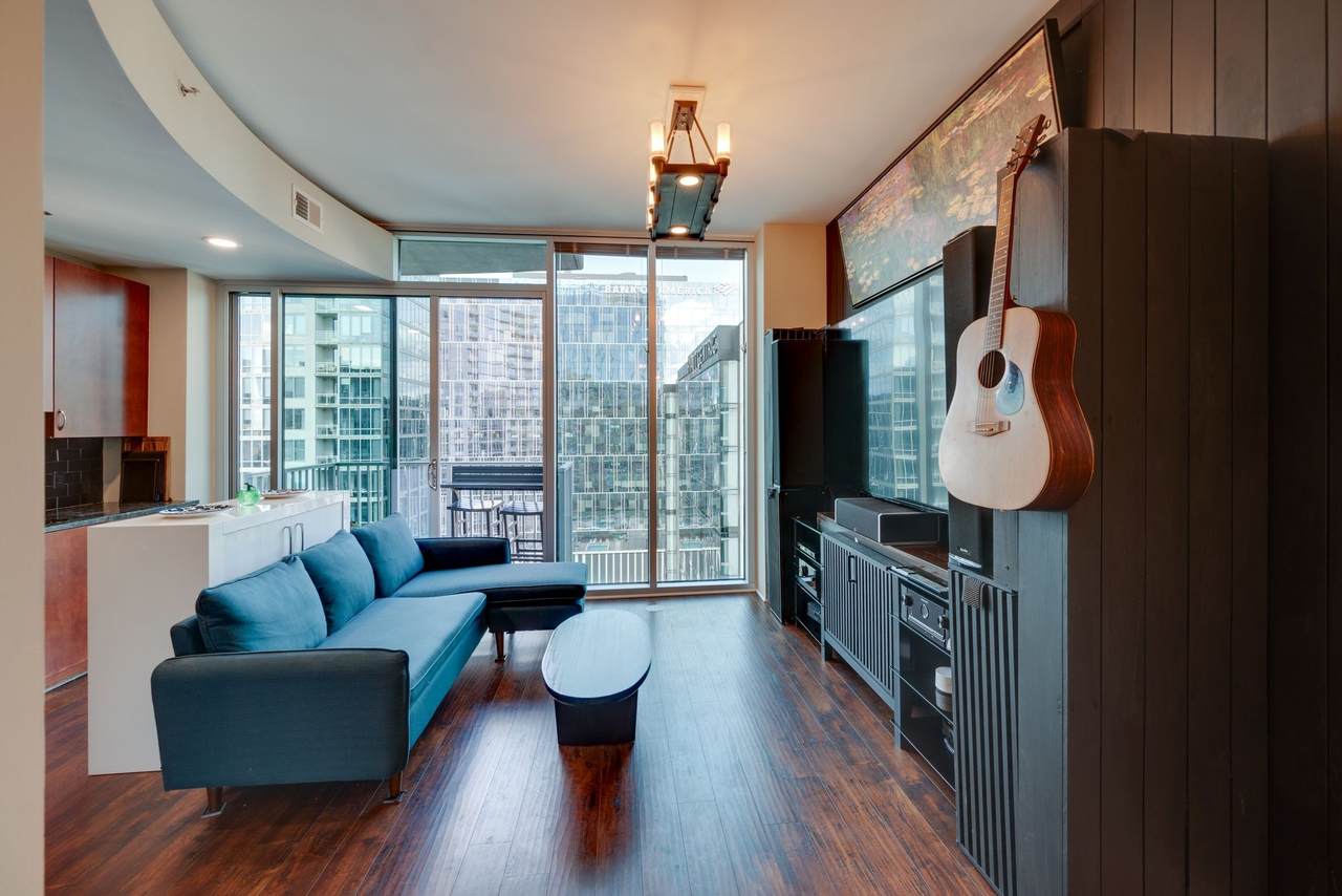 301 Demonbreun St - Photo 1