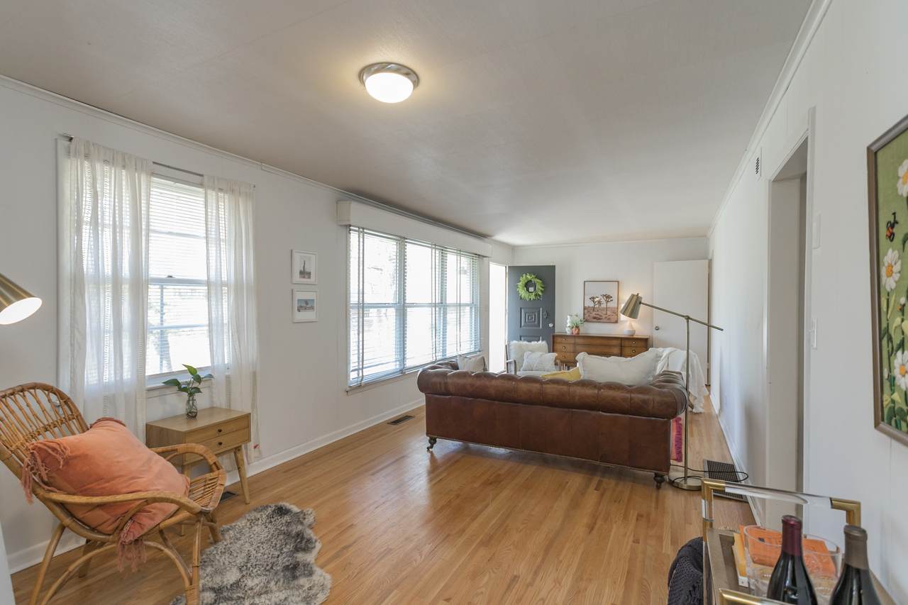 215 Donna Dr - Photo 1