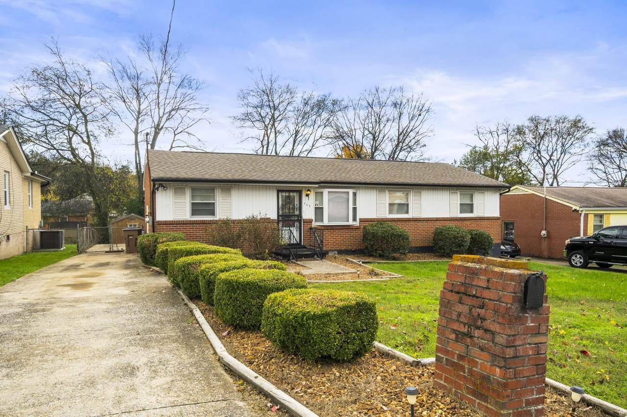 723 Vanderhorst Dr - Photo 1