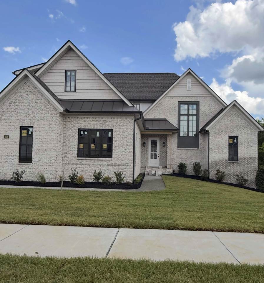 306 Oaks Xing - Photo 1