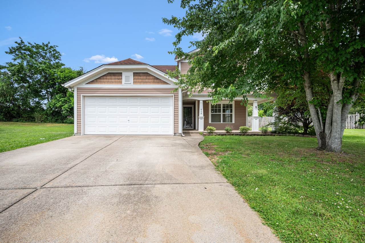 808 Brooksdale Dr - Photo 1
