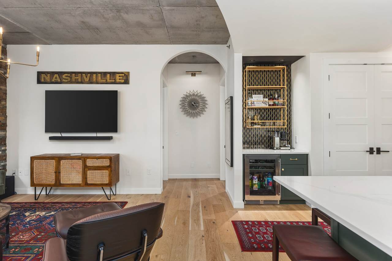 600 12th Ave - Photo 1