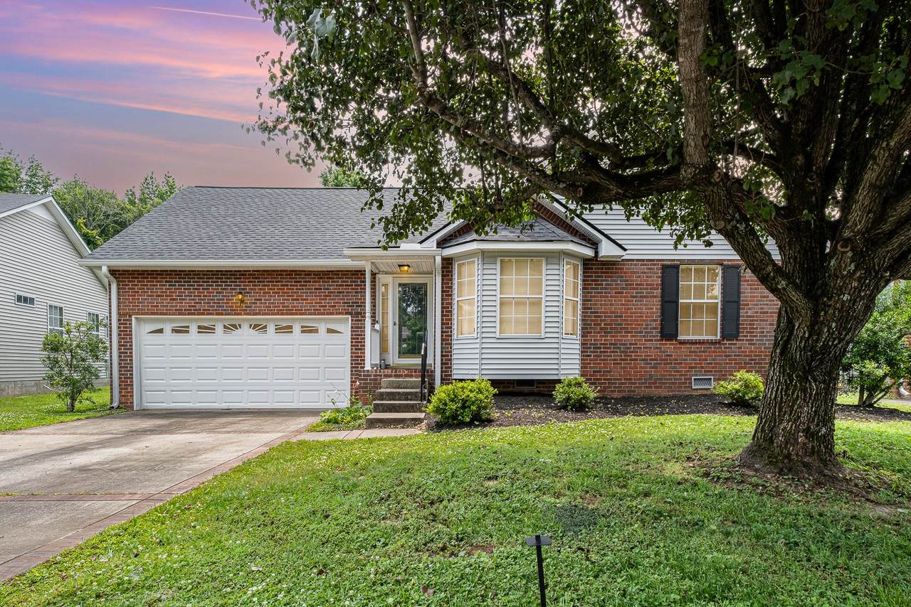 2035 Waterford Dr - Photo 1