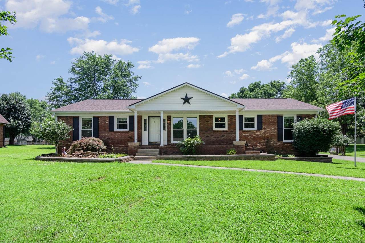 930 Rossview Rd - Photo 1