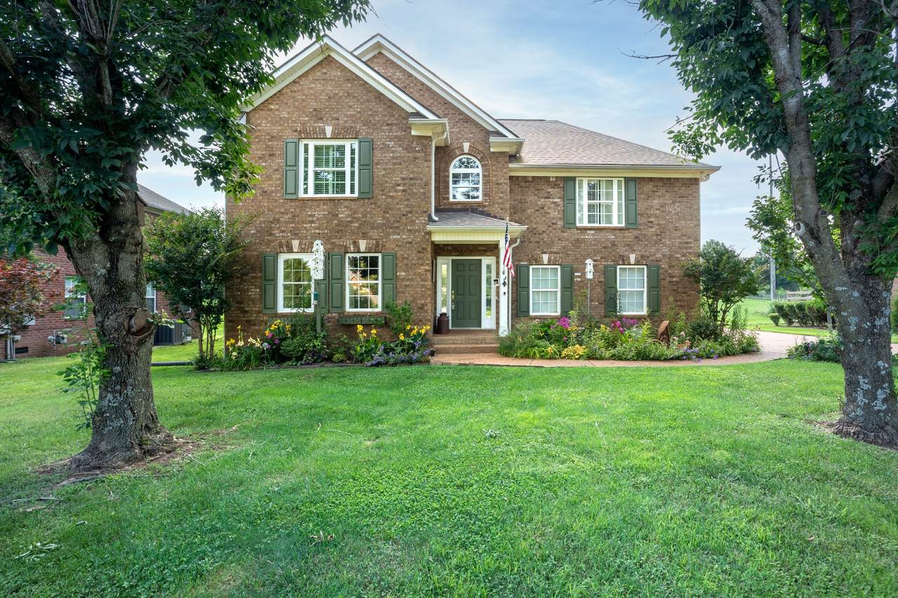 1083 Auldridge Dr - Photo 1