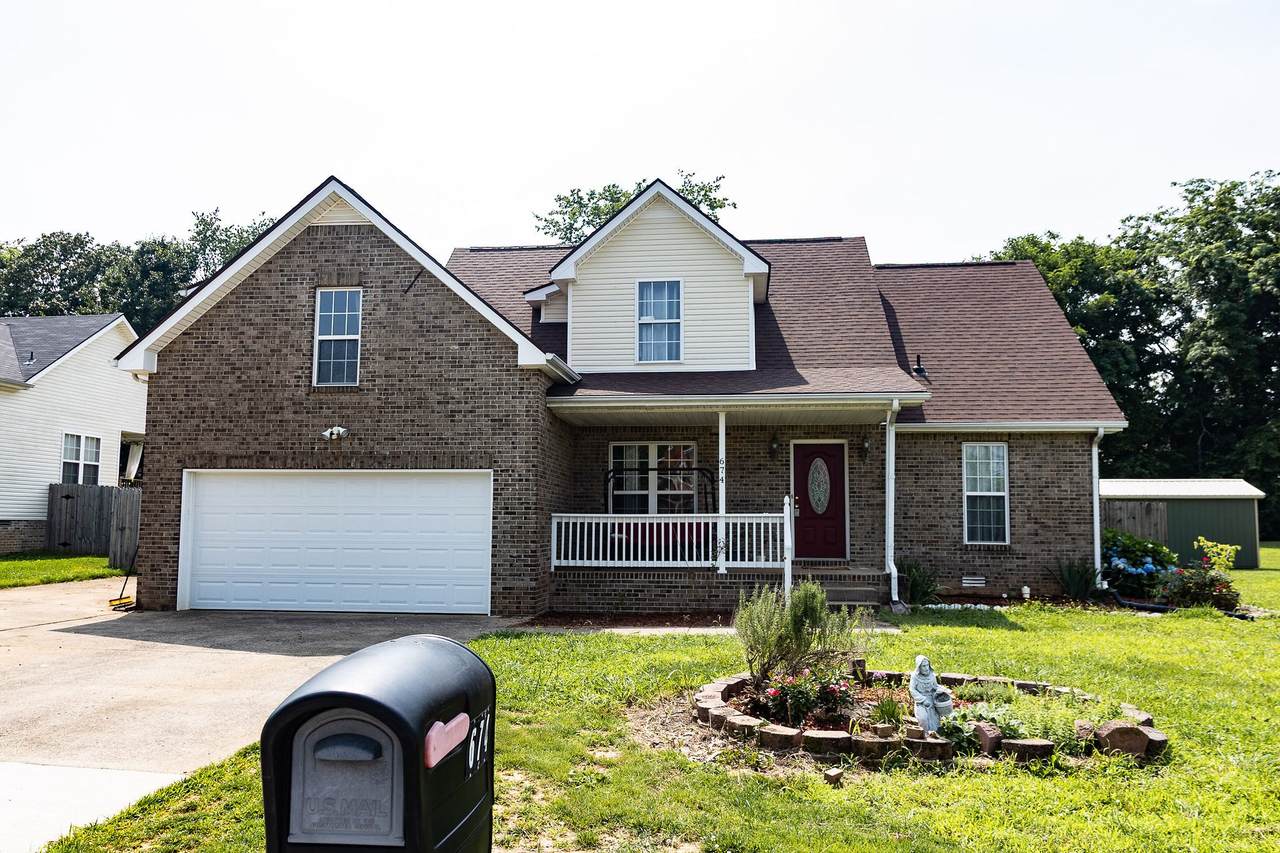 674 Superior Ln - Photo 1