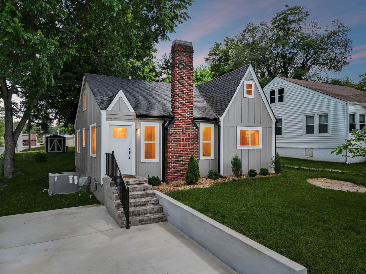 410 Campbell Ave - Photo 1