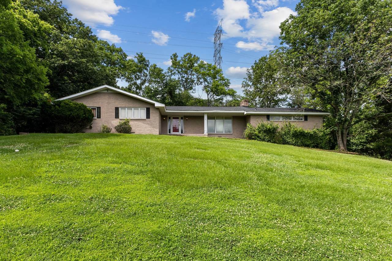 824 Forest Hills Dr - Photo 1
