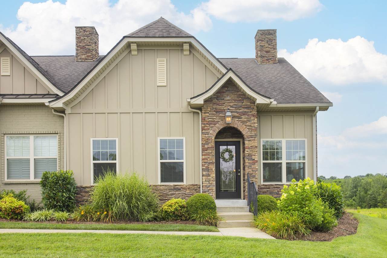 300 Thesing Ct - Photo 1