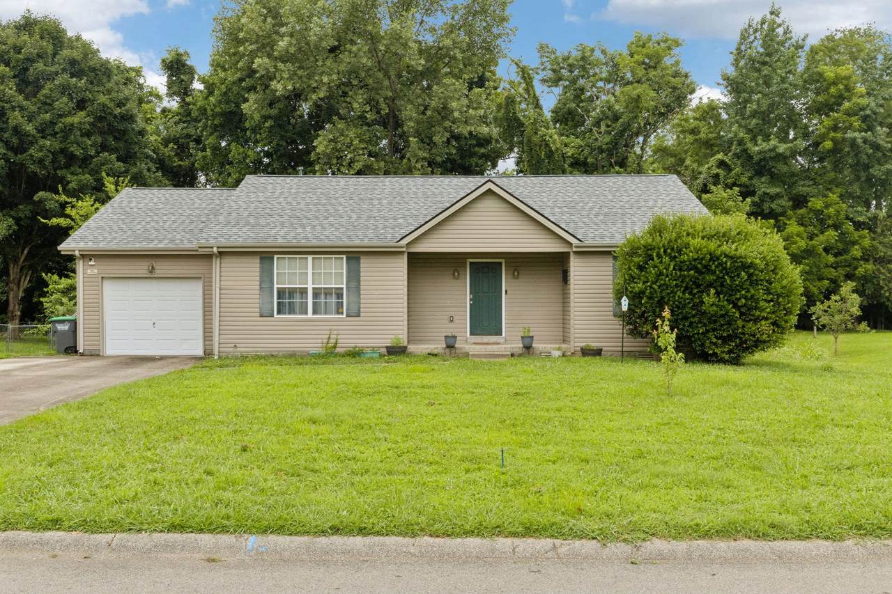 404 Kelsey Dr - Photo 1