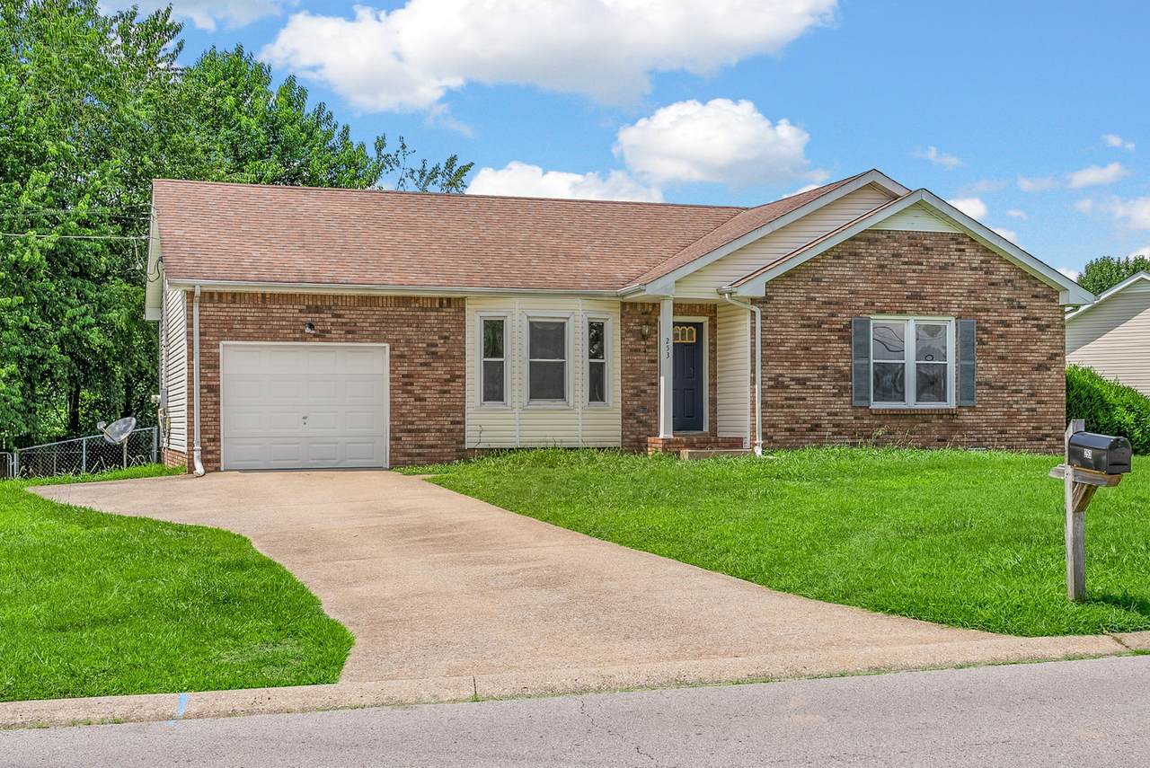 253 Moncrest Dr - Photo 1