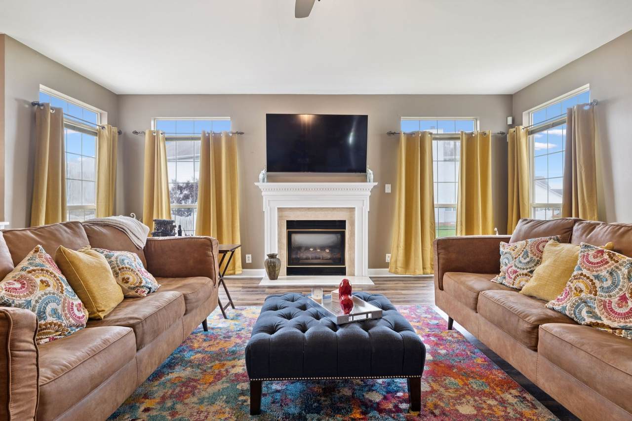 1704 Pheasant Creek Ct - Photo 1