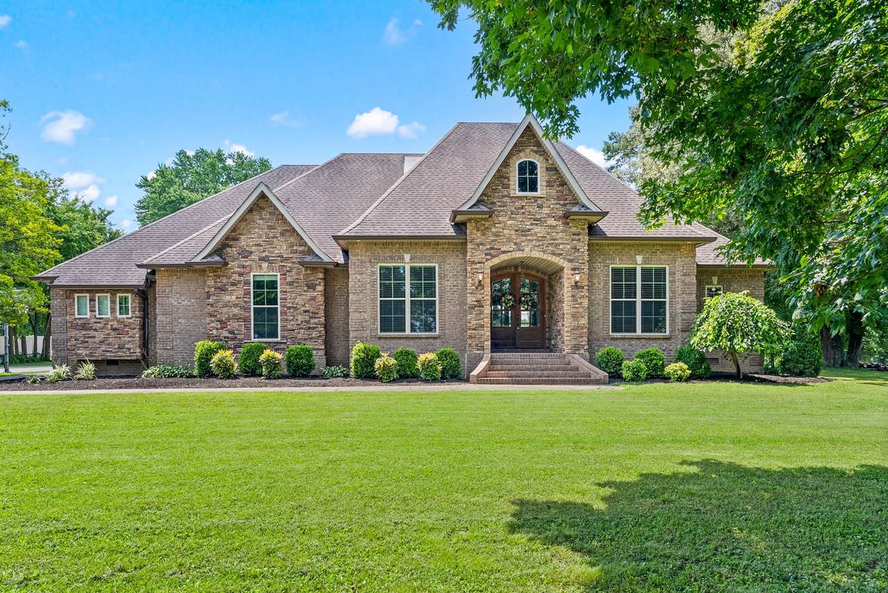 2976 Rossview Rd - Photo 1