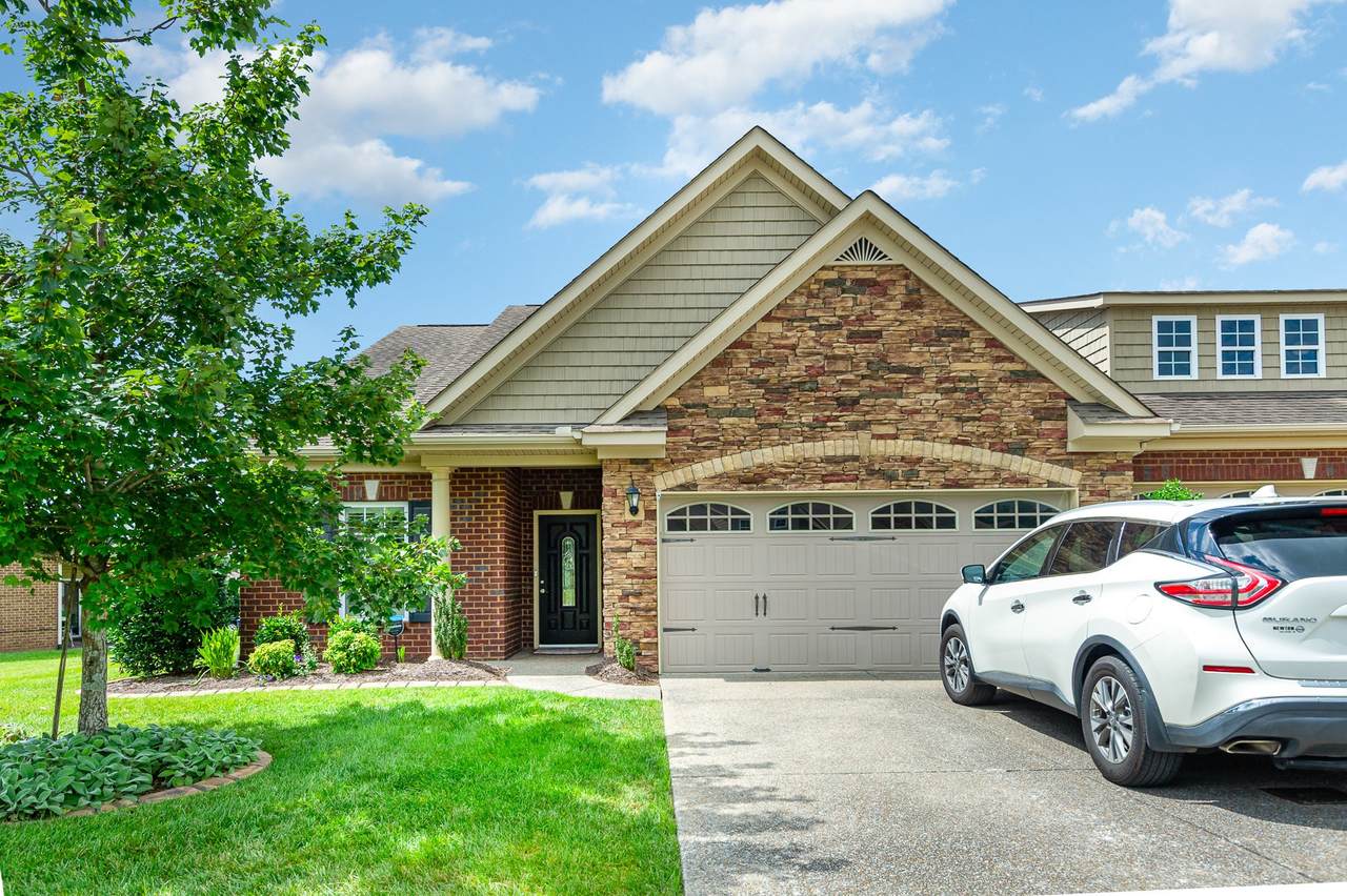 445 Stonegate Dr - Photo 1