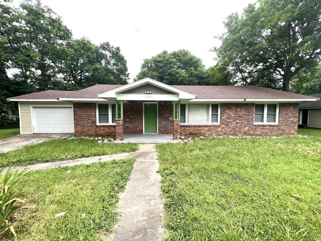 207 Mitchell St - Photo 1