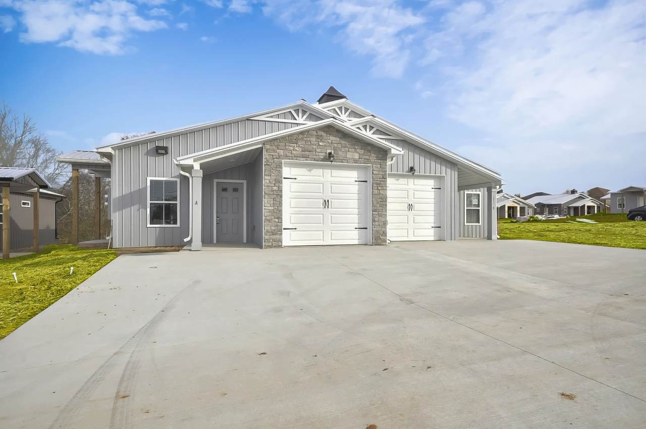 174 Bainbridge Drive - Photo 1