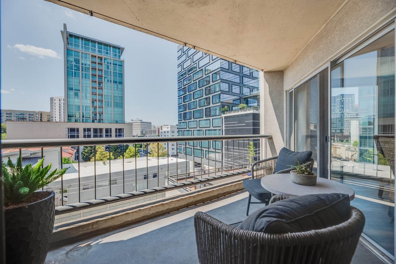 900 19th Ave - Photo 1