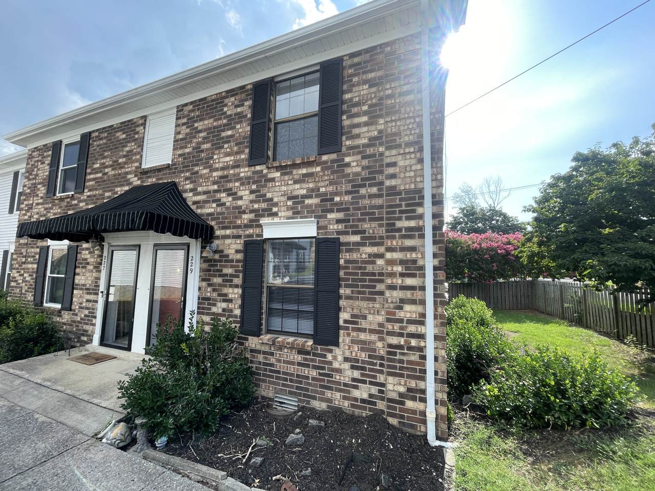 229 Edgewood Dr - Photo 1