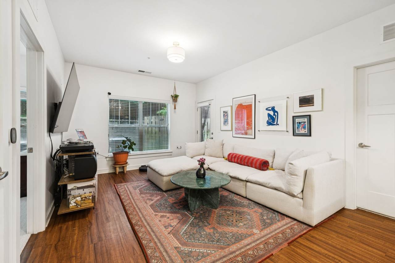 410 Rosedale Ave - Photo 1