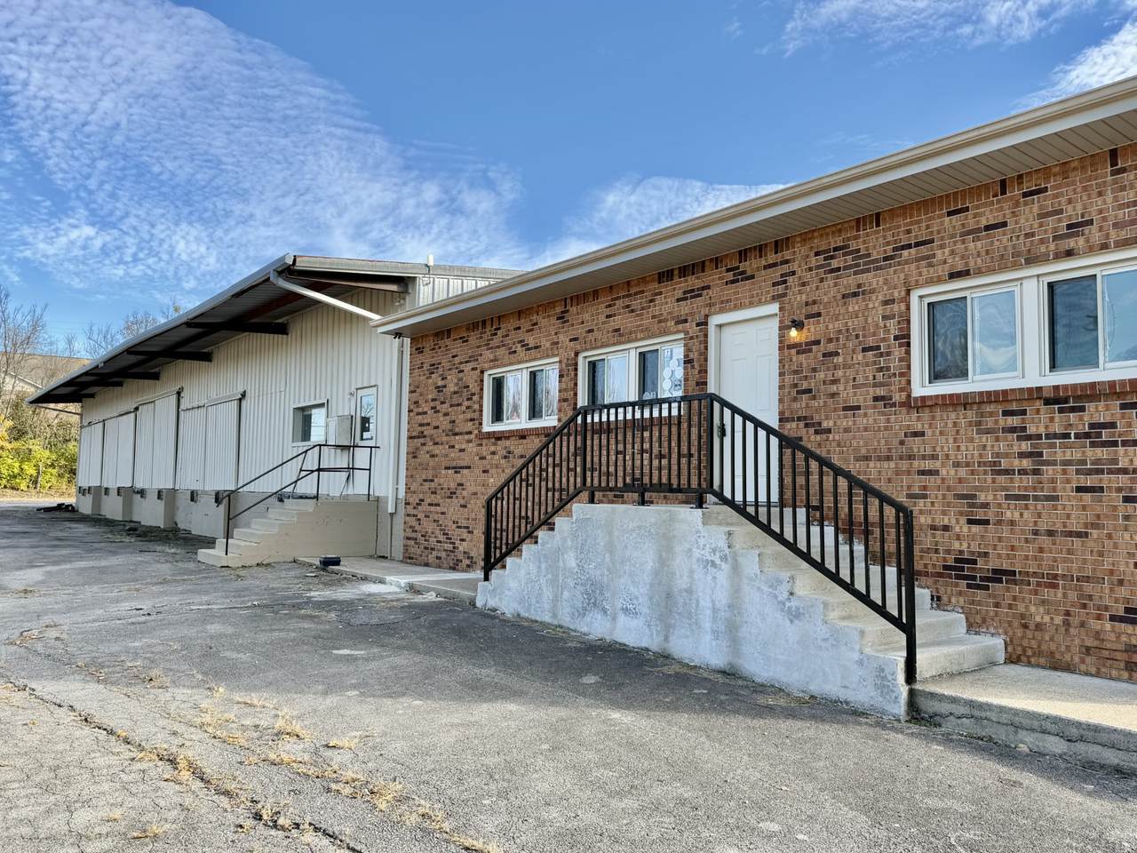 239 James St - Photo 1
