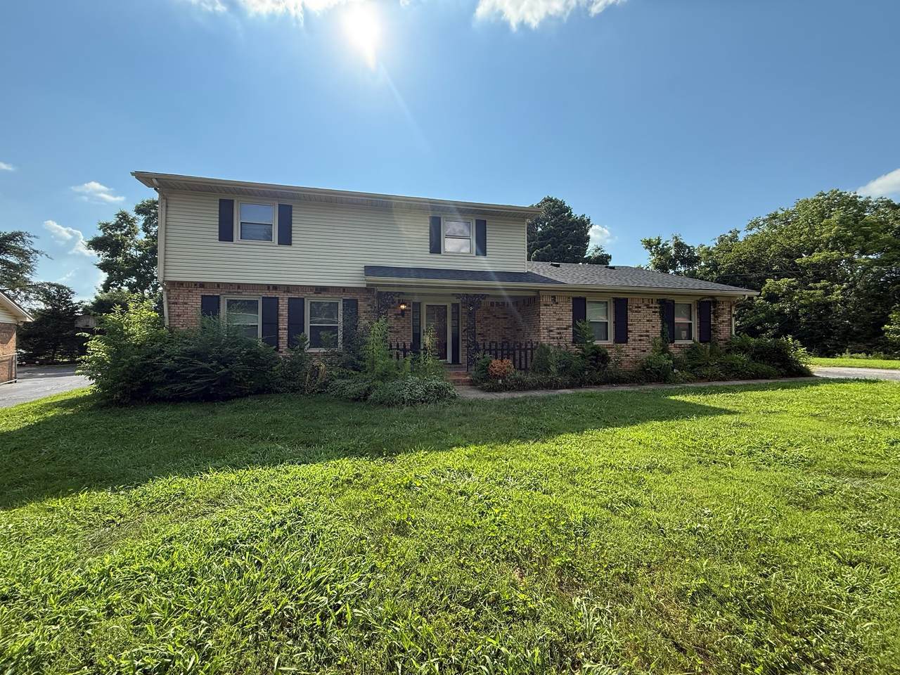 111 Woodmont Dr - Photo 1