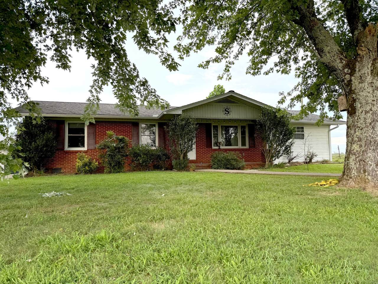 1499 Blue Hill Rd - Photo 1