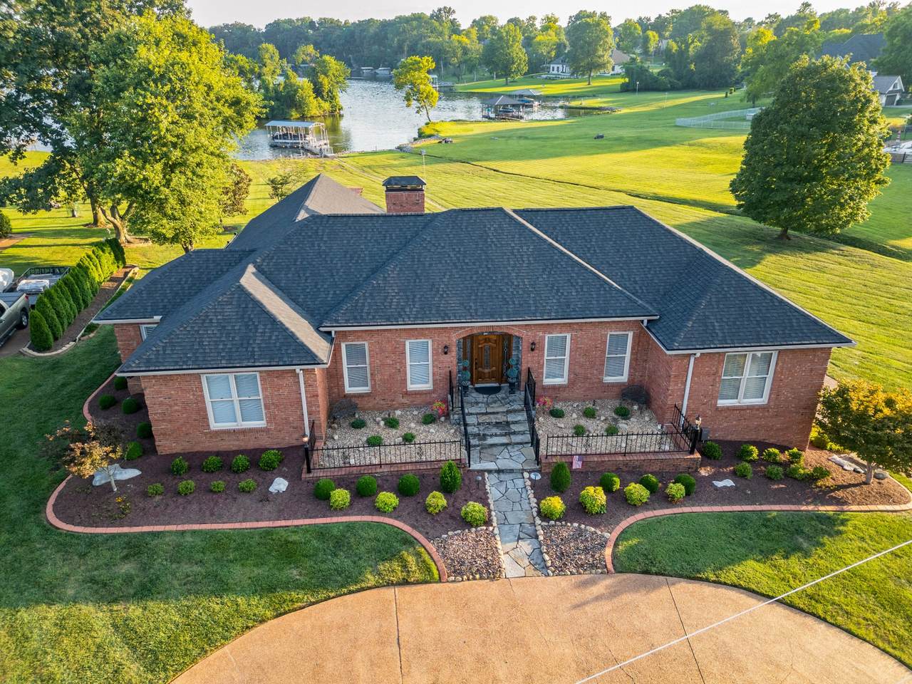 633 Bay Point Dr - Photo 1