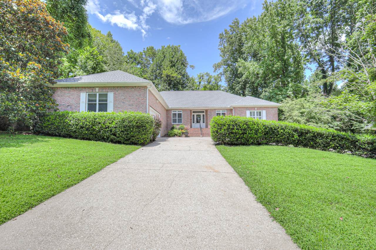 604 Georgian Way - Photo 1