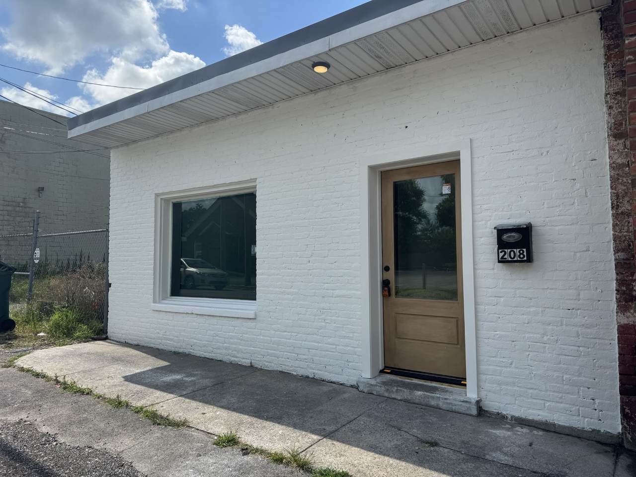 208 E Market St - Photo 1