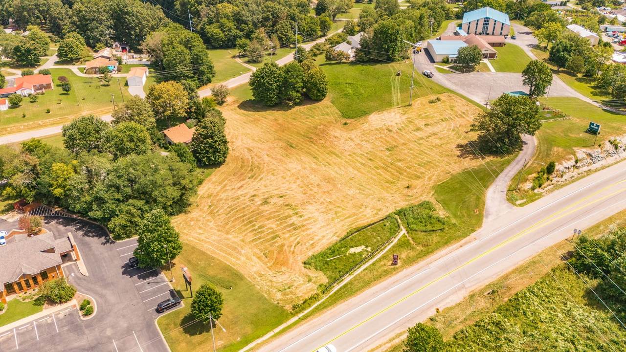 5270 New Highway 31E - Photo 1