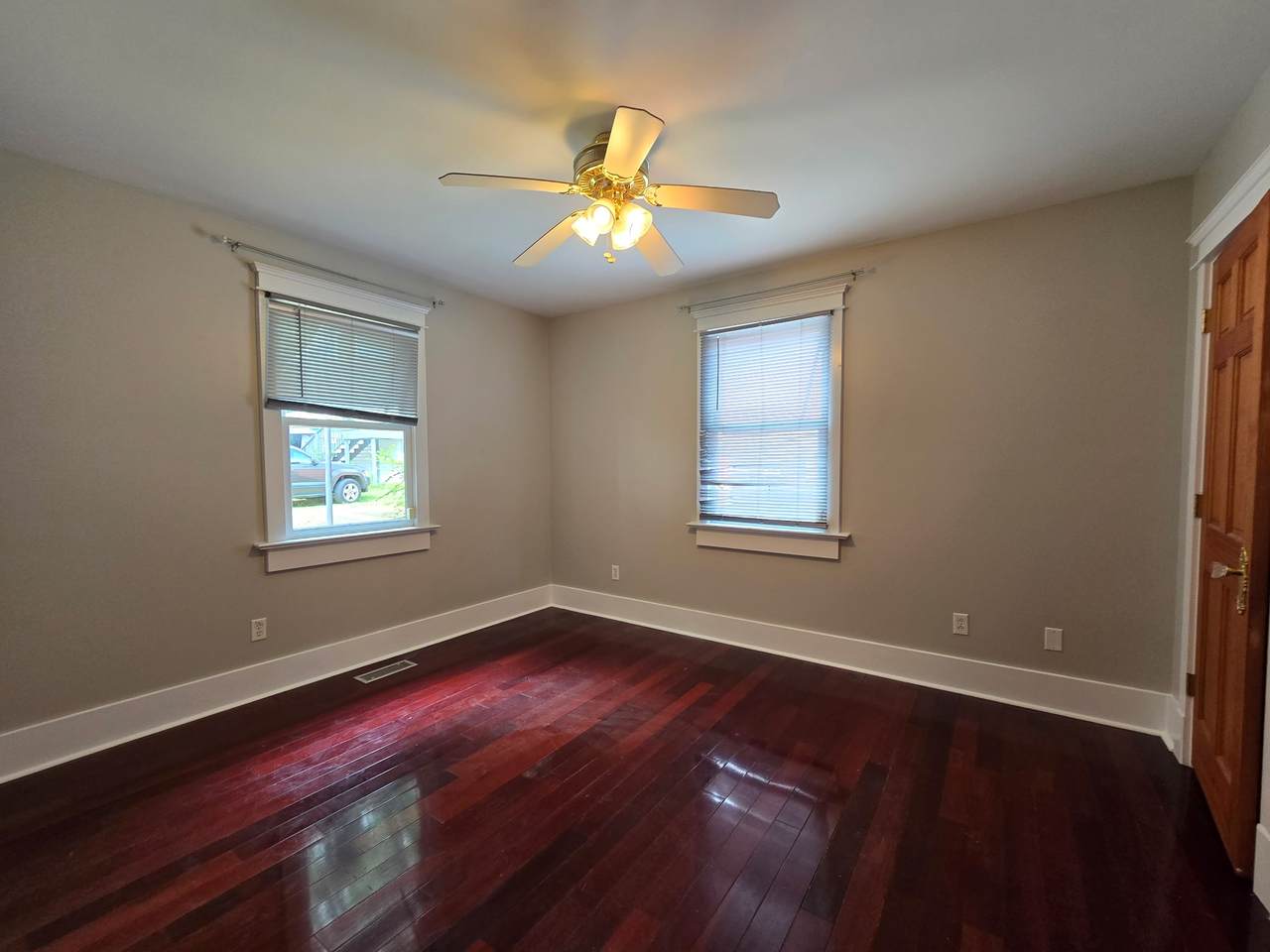 https://bt-photos.global.ssl.fastly.net/nashville/1280_boomver_2_RTC2964026-1.jpg