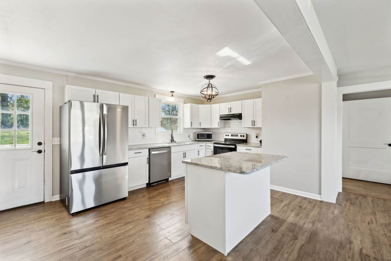 127 Trousdale Ave - Photo 1